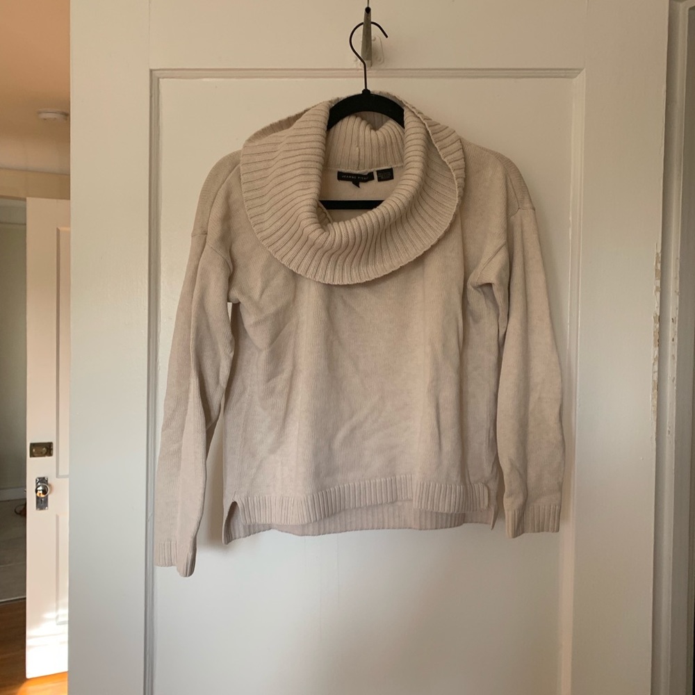 Cowl neck sweater !